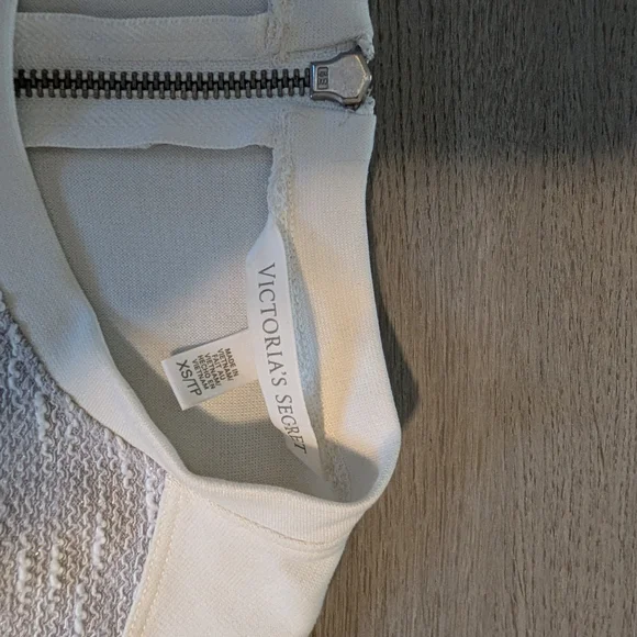 Victoria's Secret White Gray Silver Sparkle Tunic - Picture 7 of 10